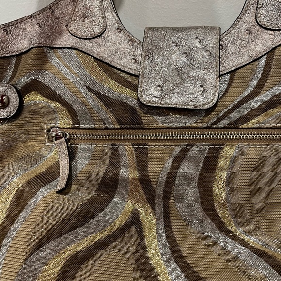 Handbag - Picture 2 of 3